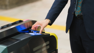 グループ外向けデータ収益化長期戦略作成支援